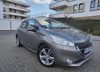 Peugeot 208 1.6 Benzyna * LED * Czujniki * Navi * Klimatronik * Alu *