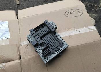 VOLVO  V70 S60 S80 XC90 00W382 8645540  SKRZYNKA BEZPIECZNIKÓW