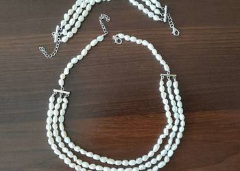 Naszyjnik z pereł z bransoletką.