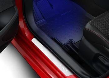 TOYOTA Yaris Oryginalne dywaniki gumowe komplet PW210-0D033 OE