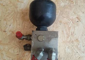 Hydrauliczny amortyzator drgań VOLVO L180H