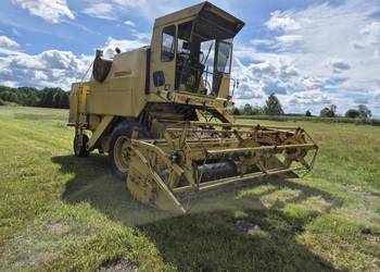Kombajn  new holland  1545