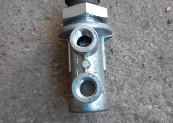 ZAWÓR 3- DROŻNY  .