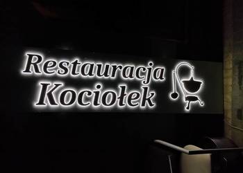 Restauracja Kociołek napis logo firmy podświetlane led