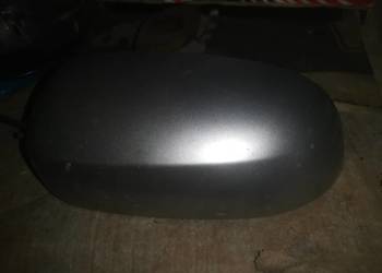 Plastikowa obudowa lusterka srebrną corsa c prawa