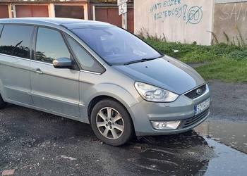 Ford Galaxy uszkodzony
