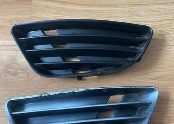 Kratka atrapa zaślepka halogenu zderzaka przedniego prawa/lewa Ford Fiest