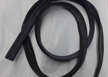 Opel Astra H Kombi lewa uszczelka drzwi na słupku górnym 24468572