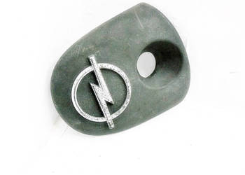 EMBLEMAT ZNACZEK KLAPY BAGAZNIKA OPEL CORSA B EMBLEMAT ZNACZEK KLAPY BAGAZNIKA OPEL CORSA B