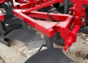 Pług 2-skibowy KUBOT DEMAROL do małych ciągników