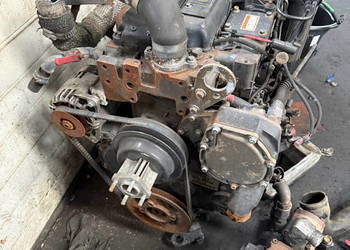 silnik 4-cylindrowy PERKINS 1104 1104C RE37887 nowy typ moc ~100KM
