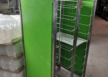 Wózek transportowy na tace