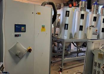 Suszarnia, suszarka suchego powietrza Piovan DSN521NE z silosami, zaciągami