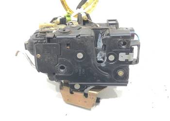 ZAMEK DRZWI LEWY TYŁ AUDI A6 C5 Sedan/Limuzyna 97-05