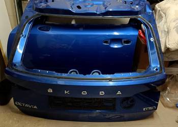 Tylna tylnia klapa bagażnika Skoda Octavia 4 IV kombi niebieska igla