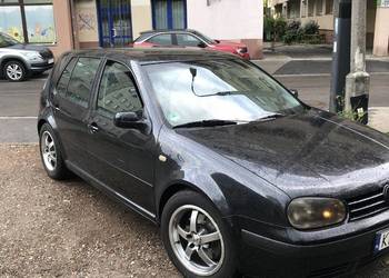 Sprzedam golfa 4 z silnikiem v5 Sprzedam golfa 4 z silnikiem v5