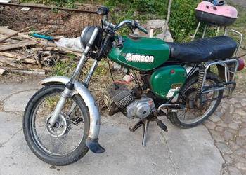 Simson s 51 z dokumentami