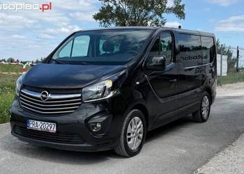 Vivaro Raty 9 osobowy nawiewy w dachu na kazdy rzad niski przebieg