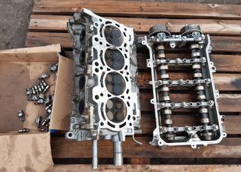 Auris 1.6 16V Glowica z walkami rozrzadu