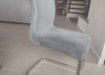 krzesła do jadalni .