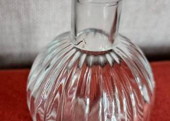 Szklany wazonik w wersji mini.