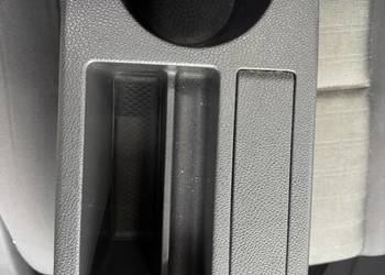 Tunel środkowy uchwyt na kubek golf V