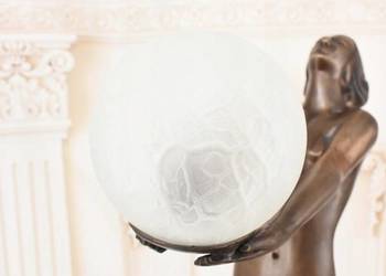 Stojąca Lampa Prezent - Kobieta Akt z Kulą Figura Rzeźba z Brązu Lampka