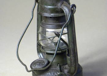 Niemiecka wojskowa lampa naftowa Feuerhand 75 Atom