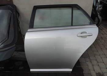 TOYOTA AVENSIS T25 KOMBI DRZWI LEWY TYŁ 1C0