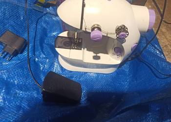 Mini maszyna do szycia