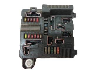 SKRZYNKA BEZPIECZNIKÓW 8200306032A UPC X84 N Renault Grand Scenic II