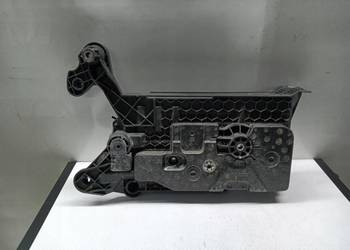 PODSTAWA AKUMULATORA VW PASSAT B8 5Q0915321J