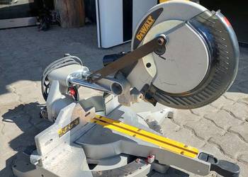 Ukośnica Dewalt 712 qs