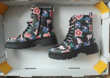 Kozaki botki w kwiaty