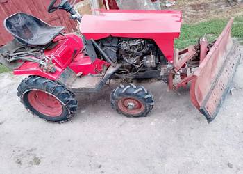 Traktor KMZ 012 urwis+ kabina i spych
