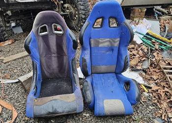 Dwa fotele kubełkowe sportowe off road do zmoty