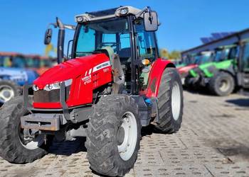 Massey Ferguson 5611 traktor