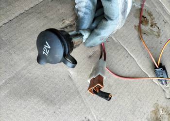 FORD FOCUS C-MAX MK1 GNIAZDO ZAPALNICZKI BAGAŻNIKA