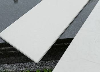 Parapety schody blaty marmur granit