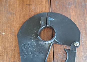 Aprilia SR 50 osłona dołu kierownicy/uchwyt na kable pod kierownicą