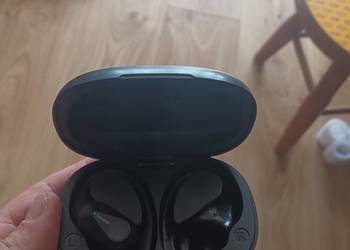 Słuchawki Lenovo LP75 nie szkodzi im deszcz