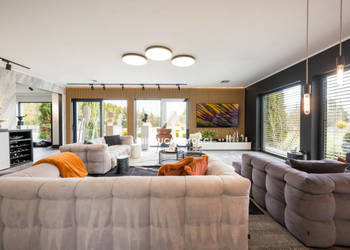 Willa z przestrzenią i ogrodem komfort na co dzień