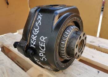Zwrotnica prawy tył Massey Ferguson 8925 {Spicer}