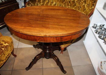 Owalny stolik z początku XX w. nr 612 Owalny stolik z początku XX w. nr 612