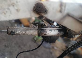 Siłownik ramienia (dipper / drążek) – Mecalac 12MXT