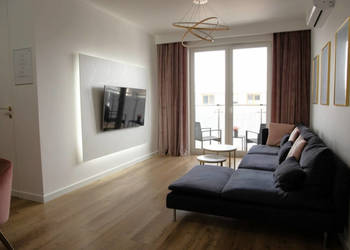 3-Pokoje/ Winda/Balkon/ Klimatyzacja/ Ciche / Miejsce postojowe