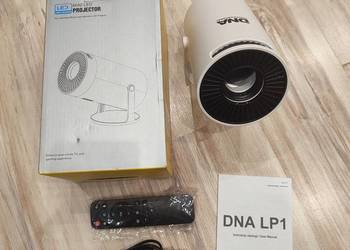 Przenośny projektor obrotowy 8K rzutnik głośnik Android smart tv wifi