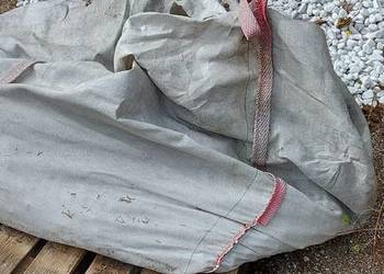 Białe kamienie do ogrodu