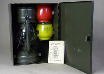 Wojskowa niemiecka lampa naftowa Feuerhand 276 dla Bundeswehry