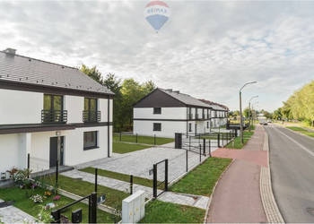 Nowy dom w zabudowie bliźniaczej.